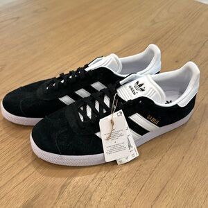 BRAND NEW! Adidas Gazelle sneakers (size 10.5, men’s)